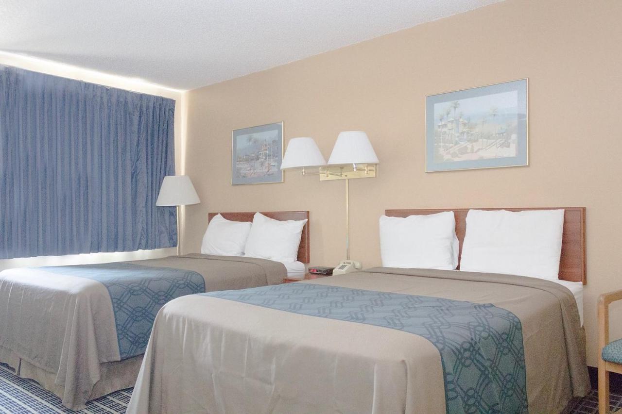 Hometown Inn And Suites Washington Екстер'єр фото